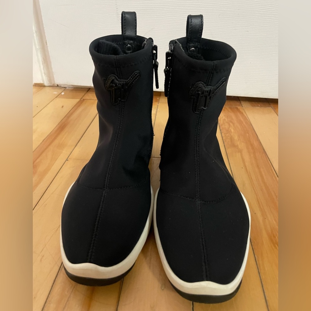 Giuseppe Zanotti sock sneakers.